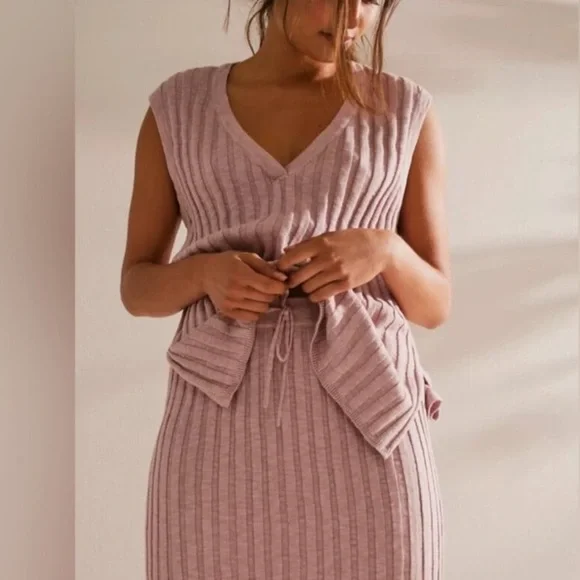 Free People Beach Linen Blend Veda Sweater Vest Ribbed V-Neck Sleeveless - Picture 3 of 10